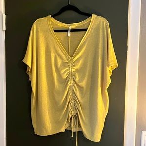 Green/yellow blouse with cinch tie in middle! xl